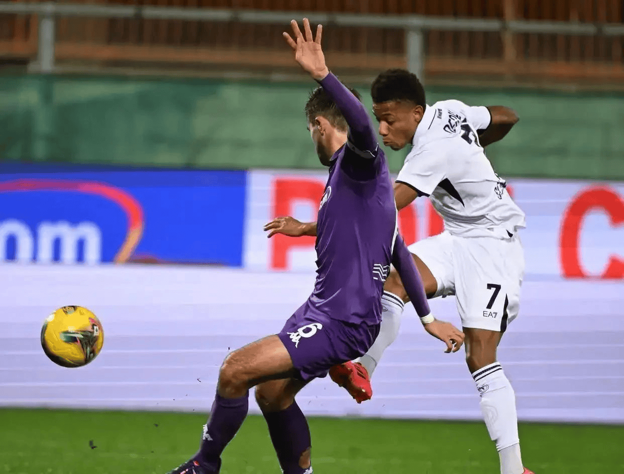 九游平台 -冲刺阶段体能课后；那不勒斯临场应变备战CBA季后赛；信心回归；赛季目标并未改变的简单介绍