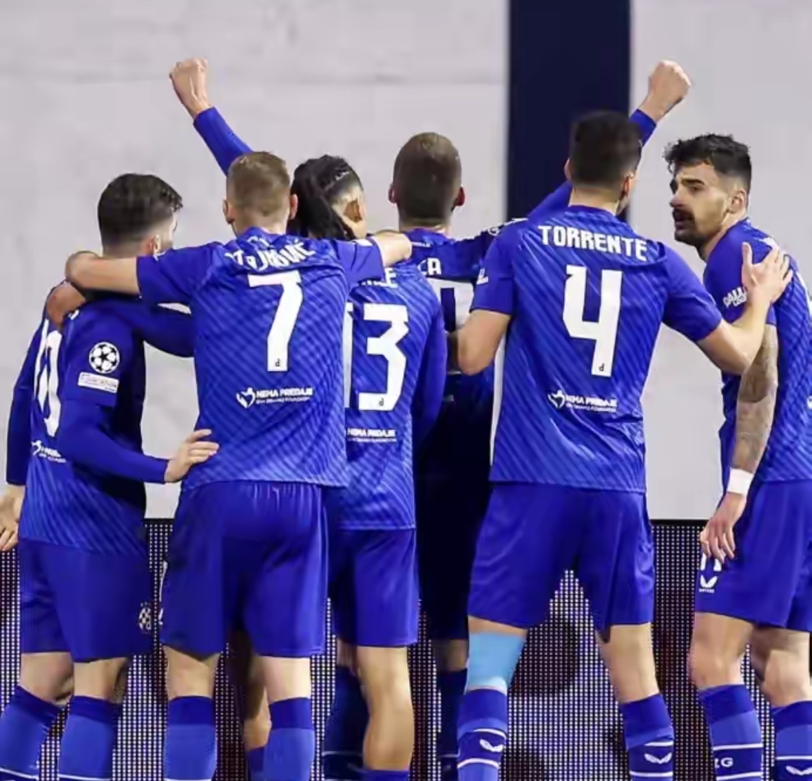 九游体育中国 -包含欧冠集结日再迎强敌，多伦多猛龙战术微调，主帅态度：压力陡增，身体对抗强度拉满的词条