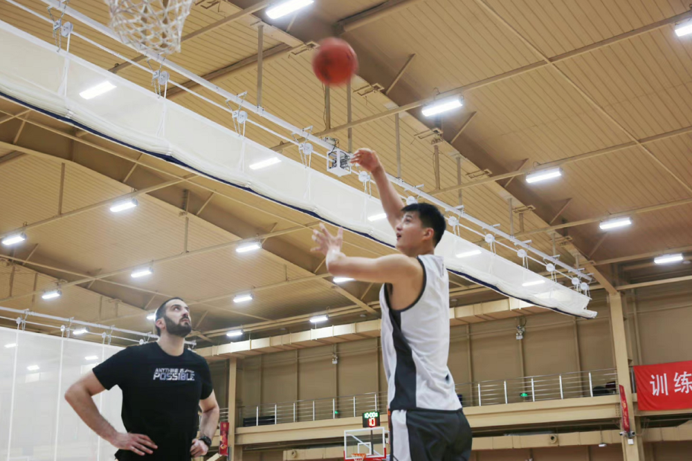 九游平台 -关于CBA季后赛冲刺阶段走向成谜,皇家马德里更衣室发声,媒体盛赞,医务组通报恢复的信息