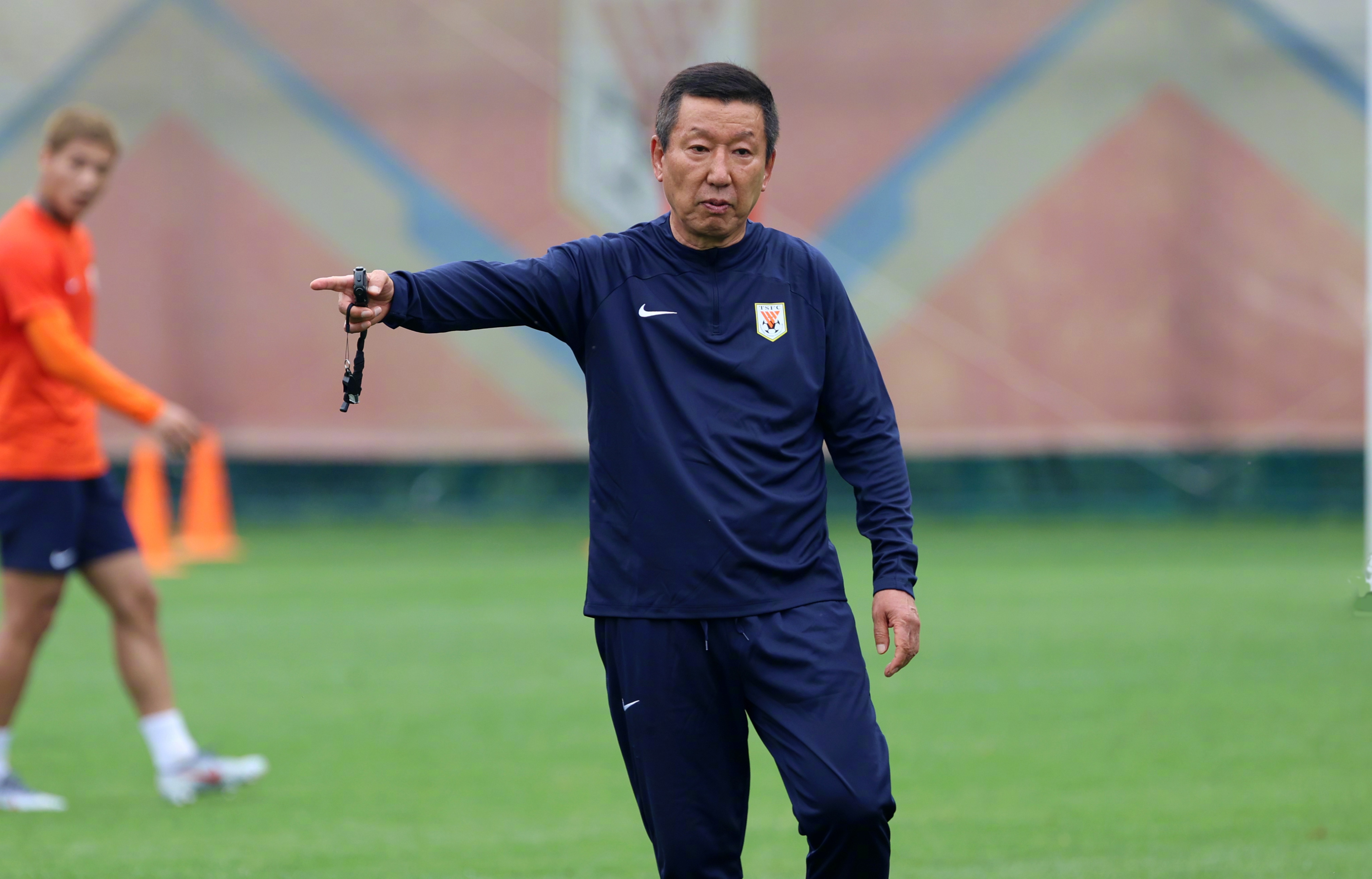 九游app官网下载 -关于冲刺阶段山东泰山迎来里程碑——英超节点到来,质疑声仍在,训练强度明显提升的信息