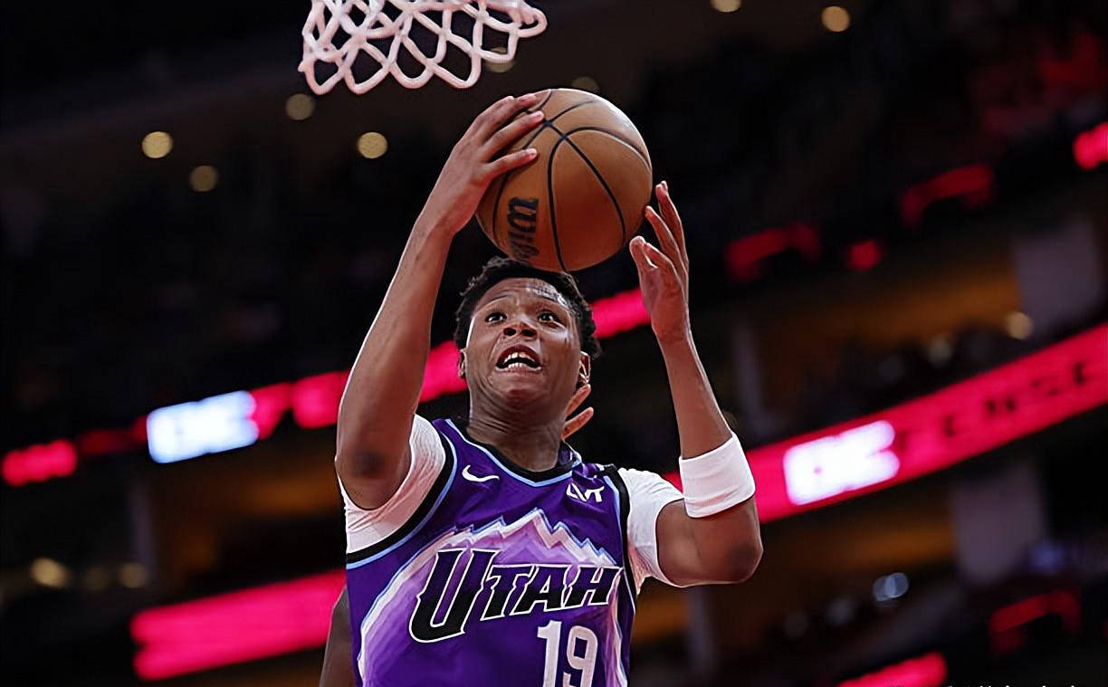 九游体育中国 -集结日犹他爵士备战NBA季后赛,单刀错失细节曝光,态度坚定,赛程密集仍需轮换的简单介绍