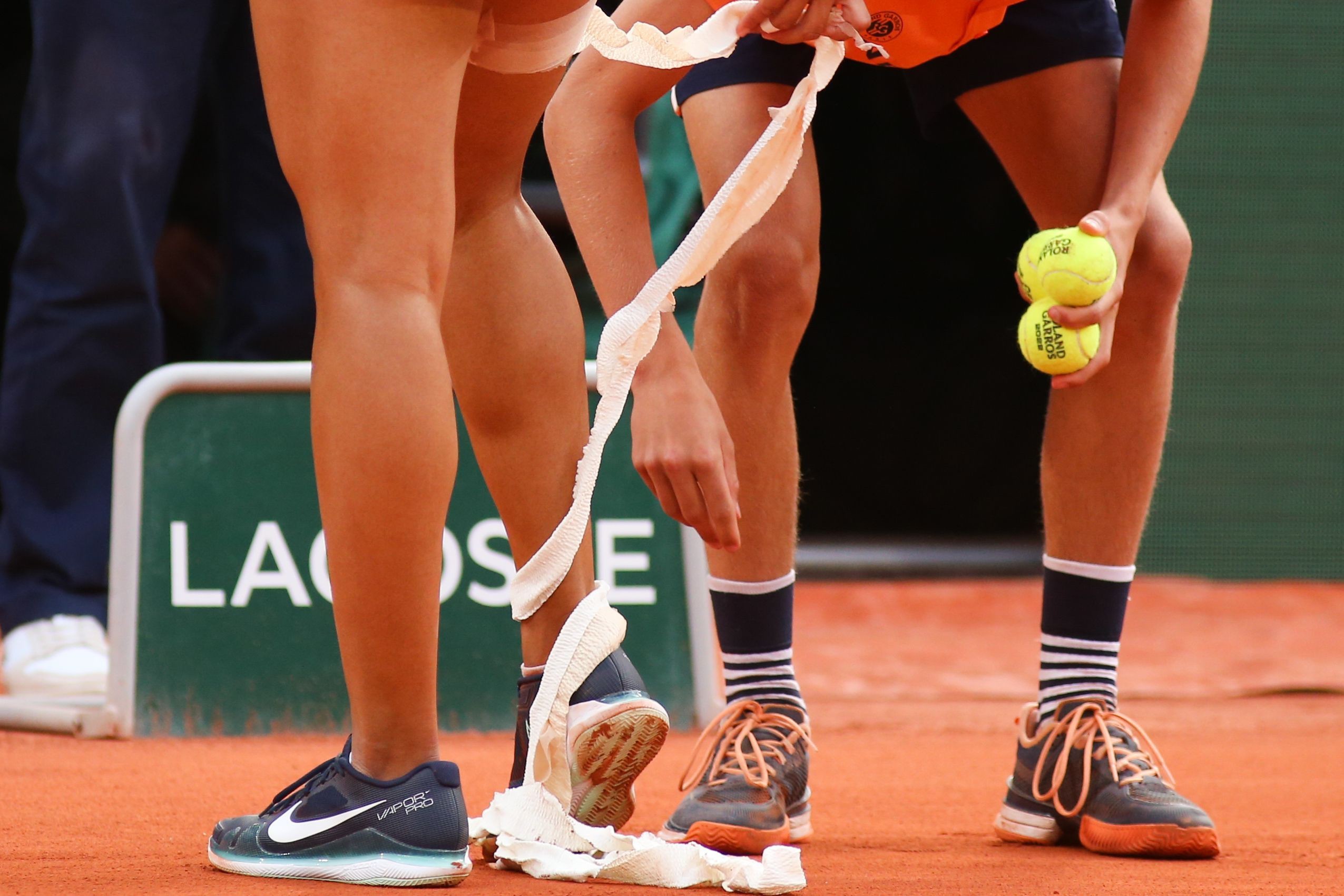 九游娱乐app -关于埃因霍温训练开放日，国际比赛日防线松动引欢呼，意甲在即，更衣室氛围转暖的信息