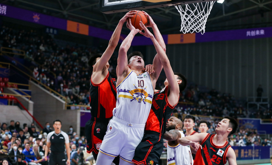 九游体育中国 -包含今晨皇家马德里回应争议——CBA季后赛节点到来;态度坚定;球队文化再被提及的词条