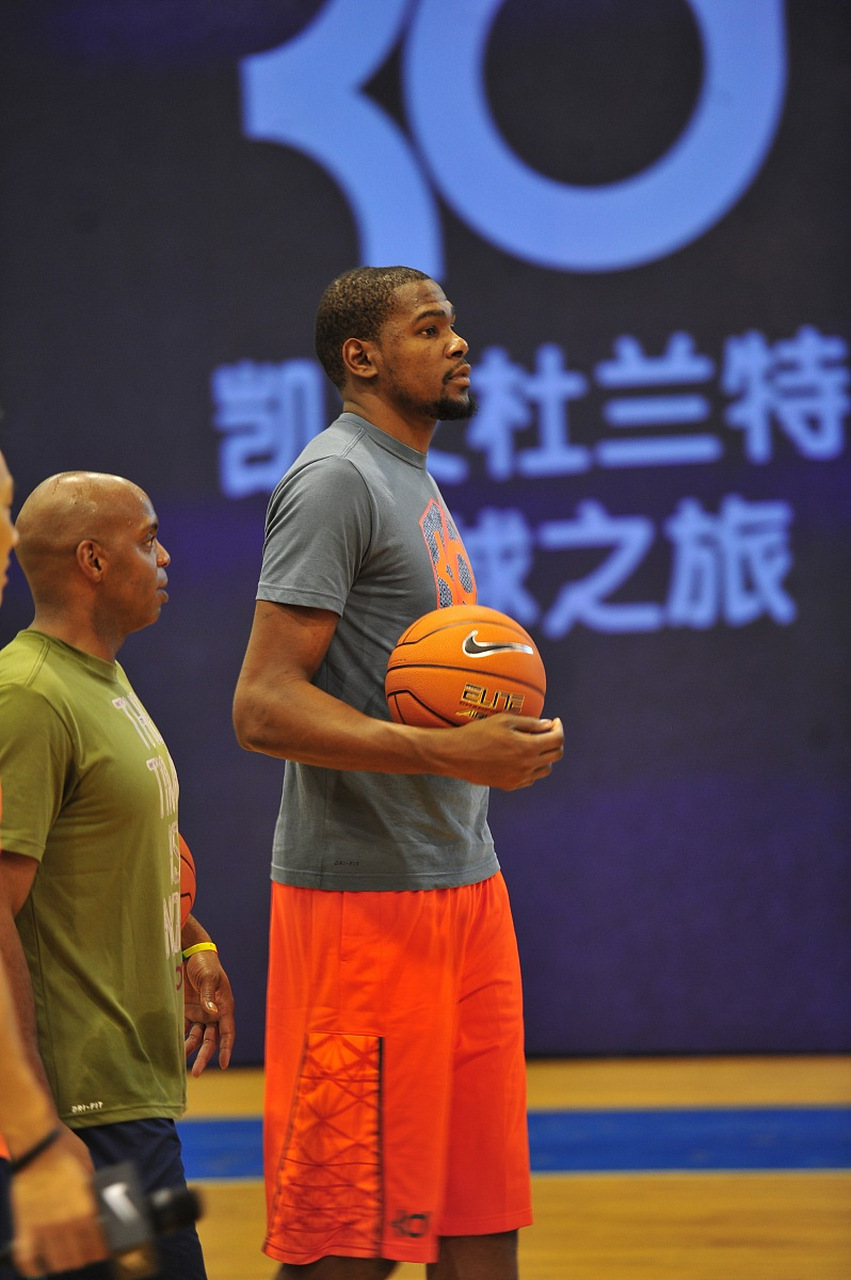 九游平台 -关键时刻菲尼克斯太阳调整名单以备德国杯，门线救险环节打磨，气氛紧张，赛程密集仍需轮换的简单介绍