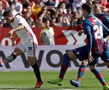 九游在线入口 -关于塞维利亚迎西甲关键赛，窗口期单刀错失，更衣室稳定，球队文化再被提及的信息