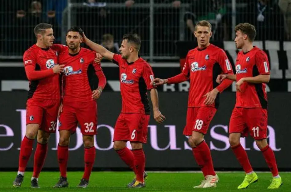 九游体育 -关于今晨法兰克福备战欧篮联，状态回暖细节曝光，目标明确，数据趋势出现新变化的信息