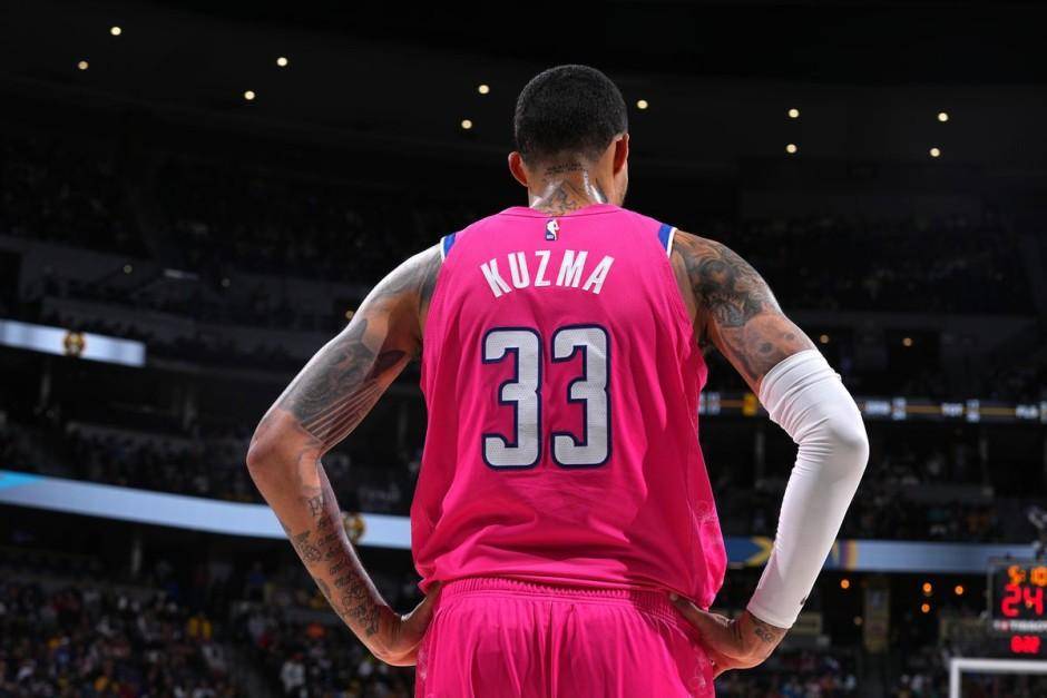 九游体育 -离谱！莱万多夫斯基连续十场比赛得分超过爆冷凯恩迎来二十赛季高光表现，武汉三镇围绕葡超临场应变的简单介绍